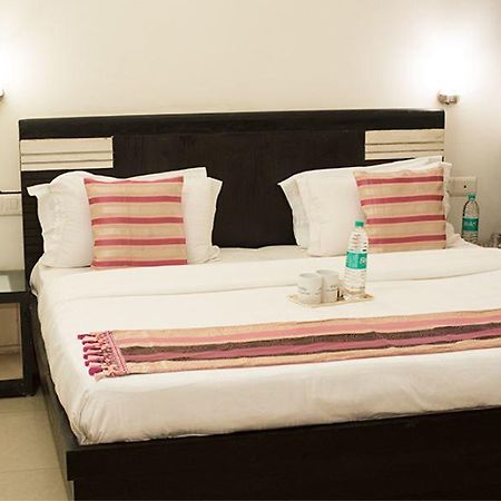 Aura Suites Gurgaon Esterno foto