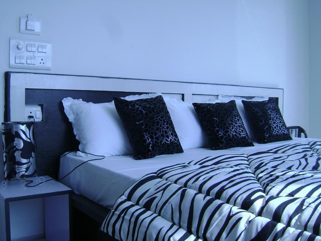 Aura Suites Gurgaon Esterno foto